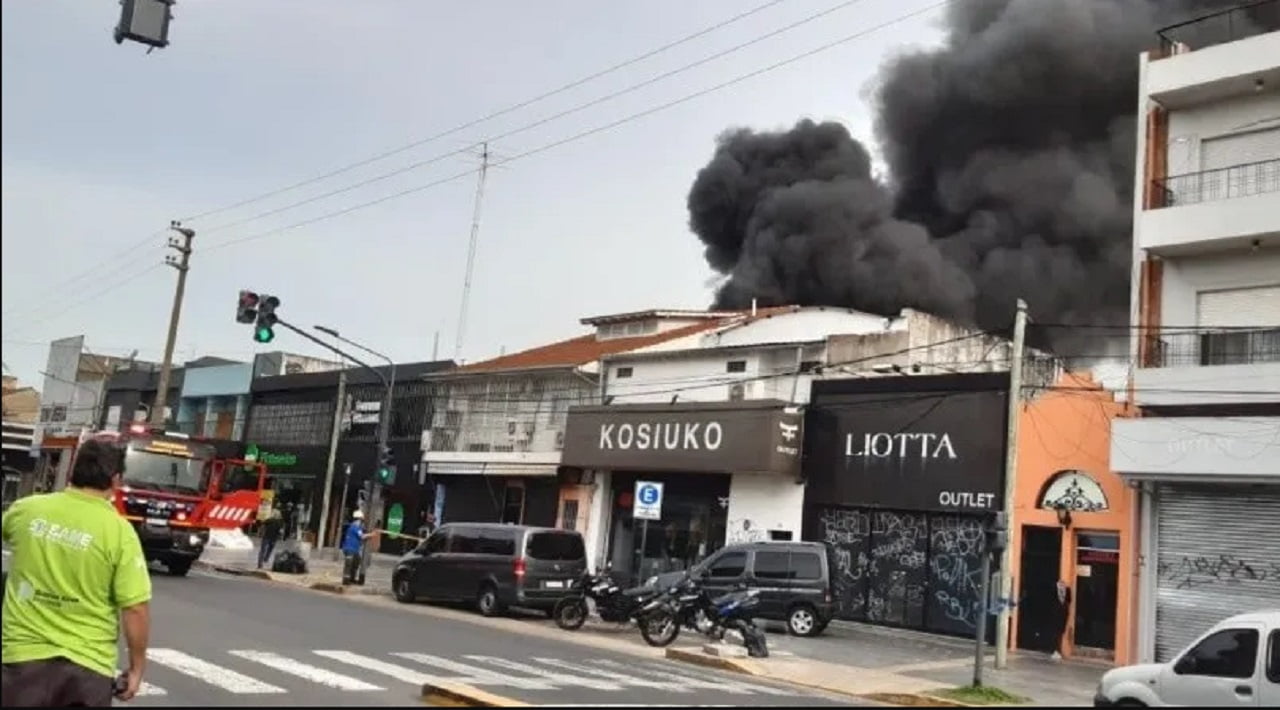 Incendio en Centro Comercial