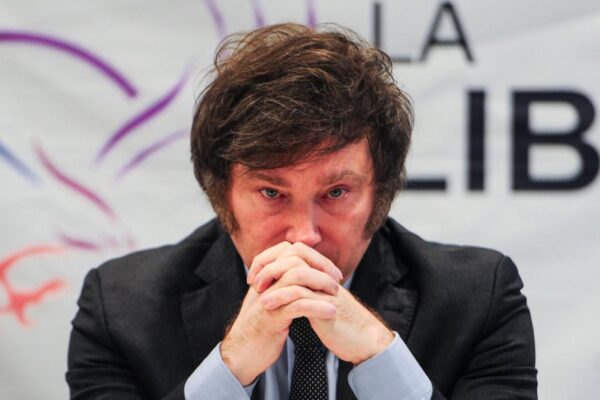 Milei se reúne con diputados y senadores de LLA luego de perder aliados por el acuerdo con Macri Milei se rearma