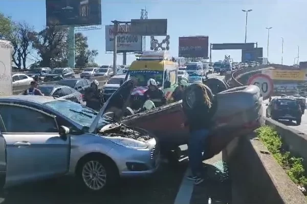 Choque y Vuelco en Gral Paz