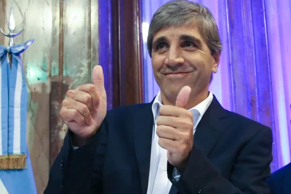 Luis Caputo y la Dolarización Firme en el Horizonte del Gobierno Caputo