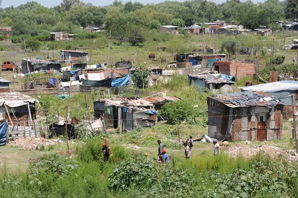 Una Familia Necesita $500.000 para no Caer Debajo de la Línea de Pobreza linea de la pobreza