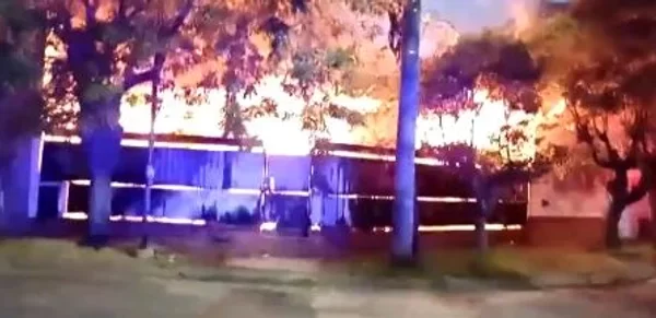 Incendio en Vicente López a Metros de la Cancha de Platense Incendio en Vicente López