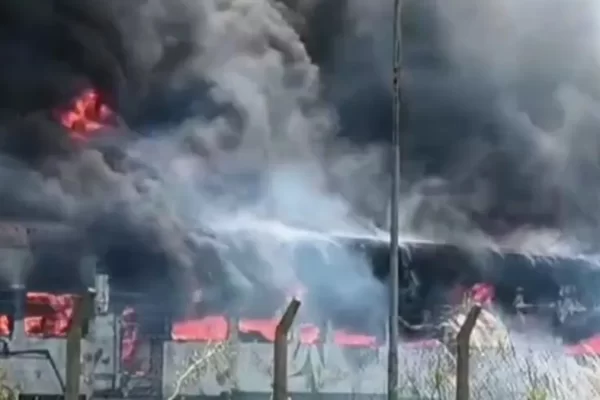 Tren Roca: Se Incendian 6 Vagones en el Predio de Gerli Tren Roca