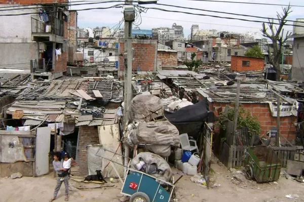 Crisis habitacional en Argentina: una de cada tres familias vive en una vivienda inadecuada pobreza argentina