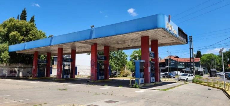 zona comercial estacion de servicio abandonada en san isidro