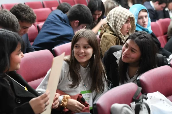 Comenzó el Modelo ONU en Vicente López con la participación de 13 escuelas Modelo ONU VL 1