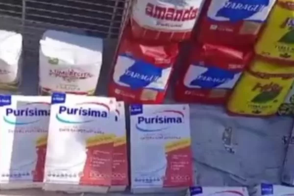 La leche que debía repartir el gobierno se vende en el conurbano: Un escándalo que sacude a la administración Venden la leche del.gobierno en ferias
