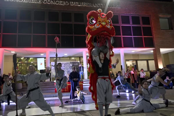 Tigre vivió la primera edición del Festival Nocturno Dragon Boat dragon boat