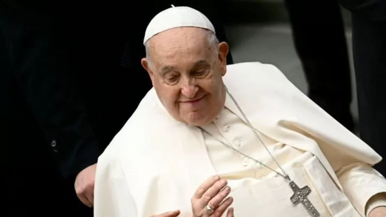 Salud Papa Francisco 20250217 142959 0000