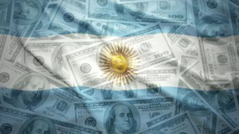Dólares 20250505 151551 0000