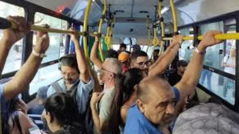 Paro de colectivos 20250505 160836 0000