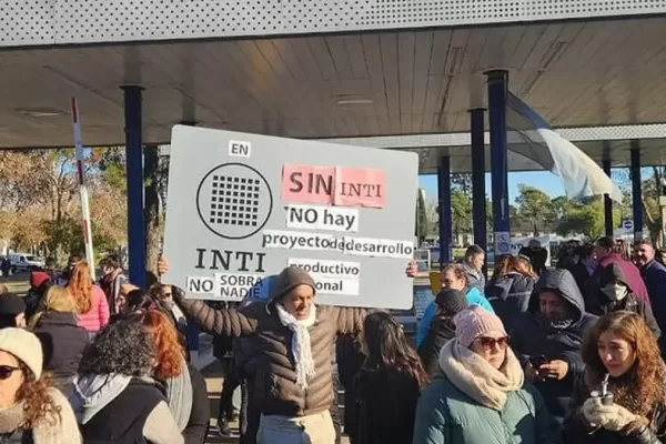 Protesta de trabajadores del INTI: cortan General Paz contra la disolución del organismo Protestas INTI