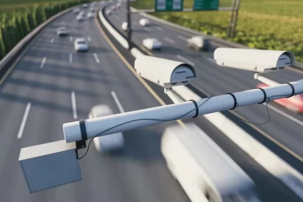 Radares de velocidad: el truco en el pavimento que revela dónde están ubicados Radares de velocidad