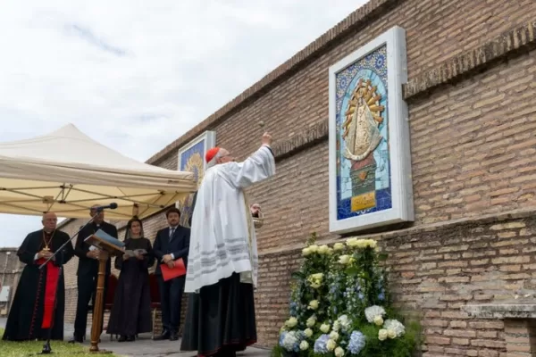 La Virgen de Luján se encuentra en los jardines del Vaticano virgen de lujan en los jardines del vaticano 3 1