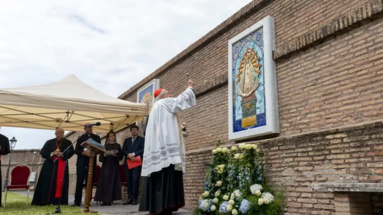 virgen de lujan en los jardines del vaticano 3 1